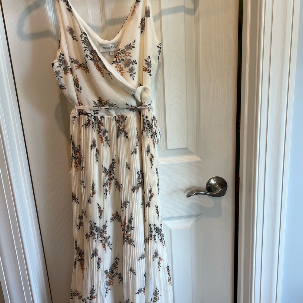 Floral Sleeveless Maxi Dress